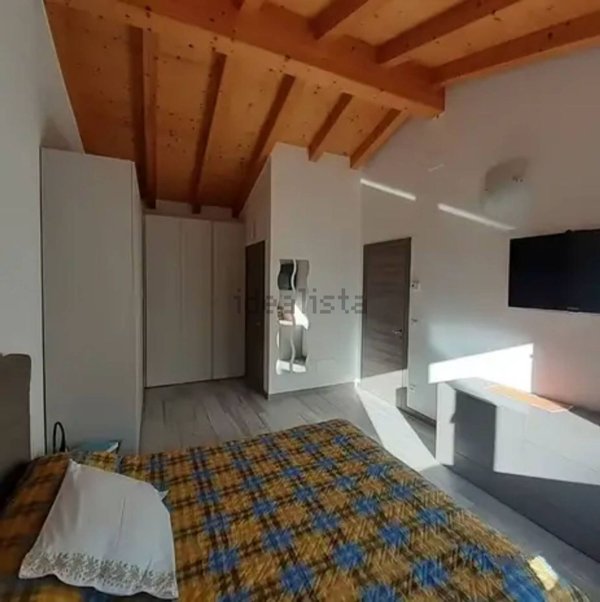 casa indipendente in vendita a Latisana in zona Pertegada