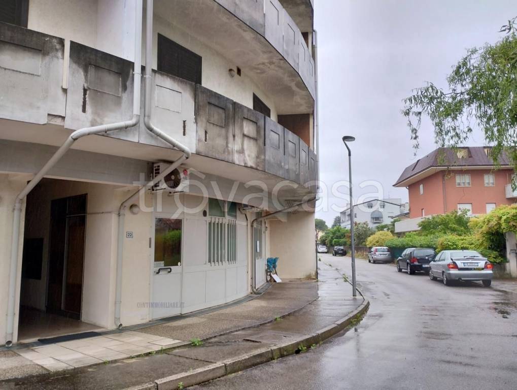 ufficio in vendita a Latisana in zona Paludo