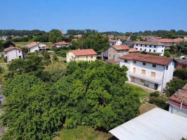 casa indipendente in vendita a Latisana