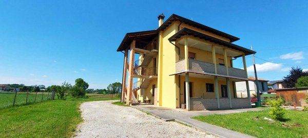casa indipendente in vendita a Latisana in zona Latisanotta
