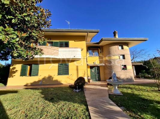 casa indipendente in vendita a Latisana in zona Pertegada