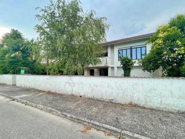 casa indipendente in vendita a Latisana