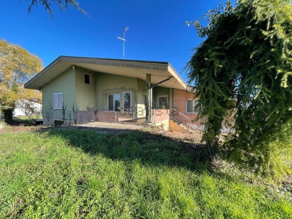 casa indipendente in vendita a Latisana