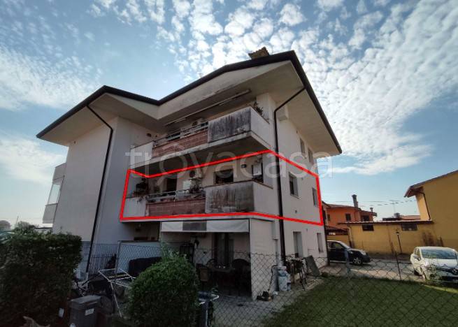 appartamento in vendita a Latisana in zona Pertegada