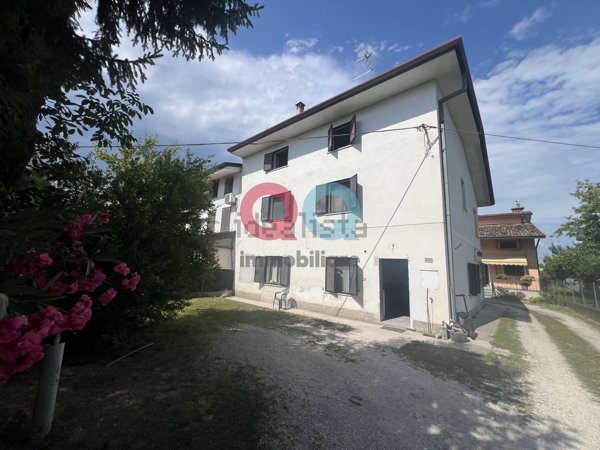 casa indipendente in vendita a Latisana