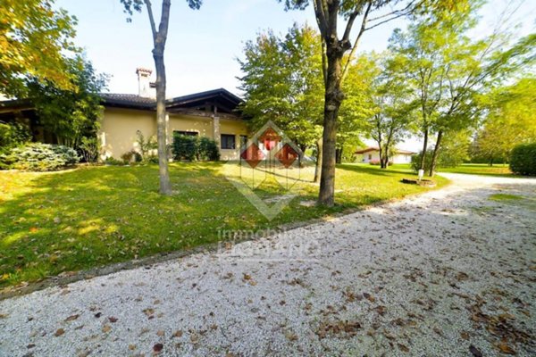 casa indipendente in vendita a Latisana