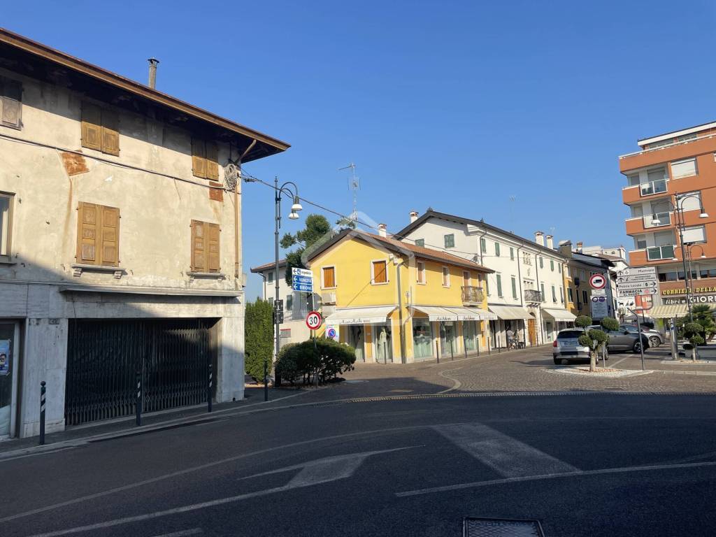 negozio in vendita a Latisana