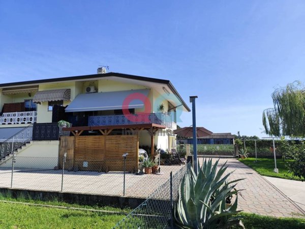 casa indipendente in vendita a Latisana in zona Pertegada