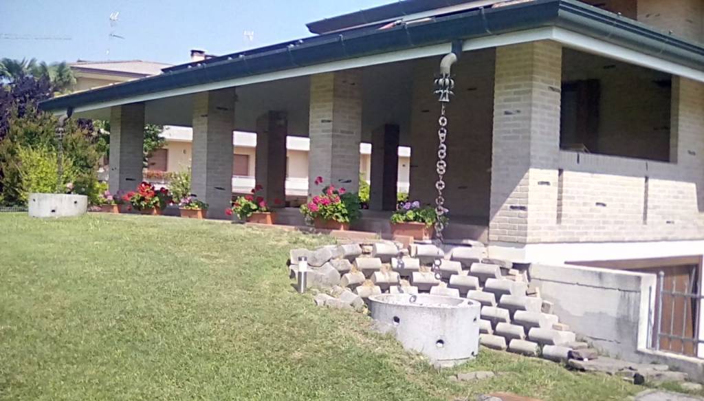 casa indipendente in vendita a Latisana