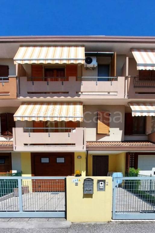 casa indipendente in vendita a Latisana