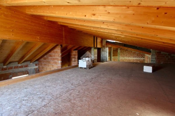 casa indipendente in vendita a Latisana in zona Pertegada