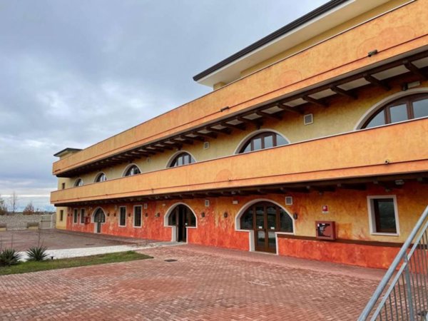 negozio in vendita a Latisana in zona Pertegada