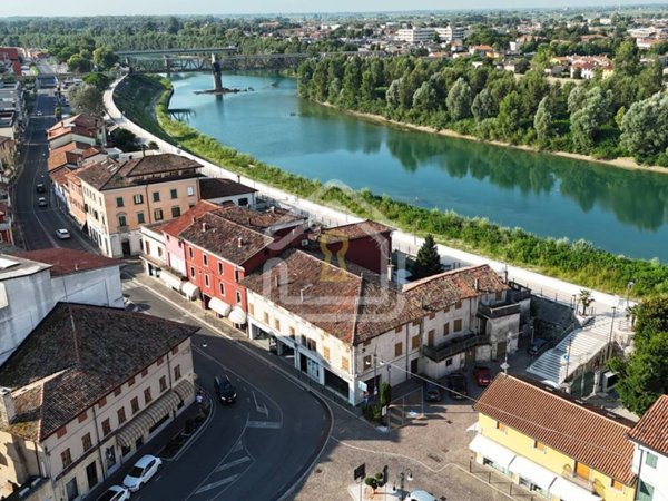 casa indipendente in vendita a Latisana