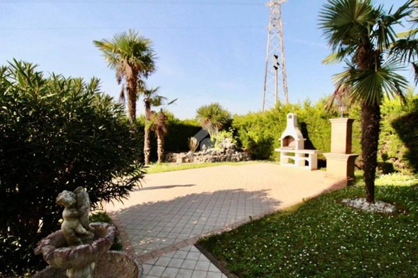 casa indipendente in vendita a Latisana in zona Bevazzana