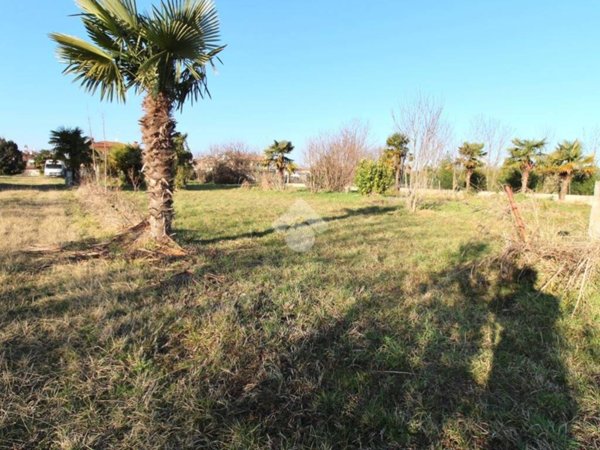 terreno edificabile in vendita a Latisana in zona Pertegada