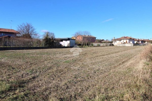 terreno edificabile in vendita a Latisana in zona Pertegada