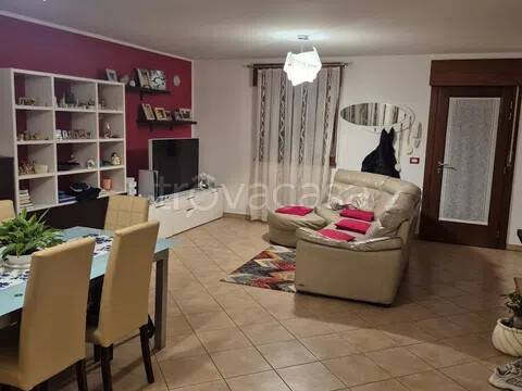 casa indipendente in vendita a Latisana in zona Pertegada
