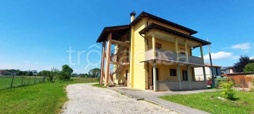 casa indipendente in vendita a Latisana