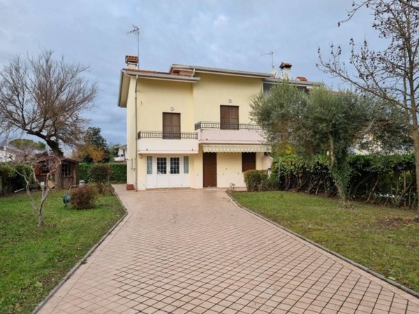 casa indipendente in vendita a Latisana