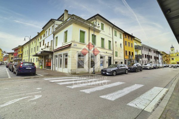 locale commerciale in vendita a Latisana