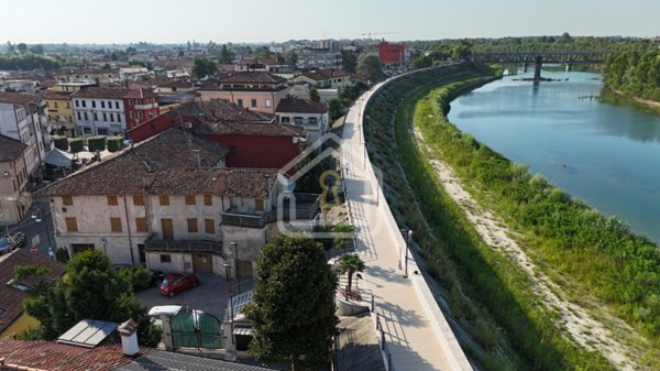 casa indipendente in vendita a Latisana