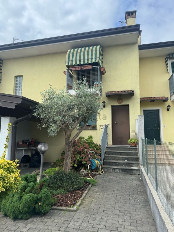 casa indipendente in vendita a Latisana