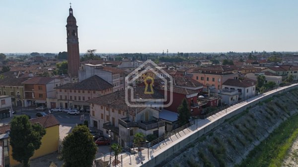casa indipendente in vendita a Latisana