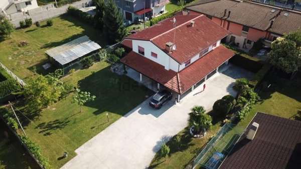 casa indipendente in vendita a Latisana