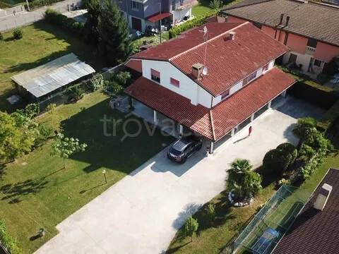 casa indipendente in vendita a Latisana in zona Pertegada