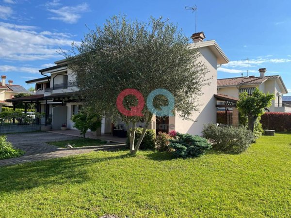 casa indipendente in vendita a Latisana