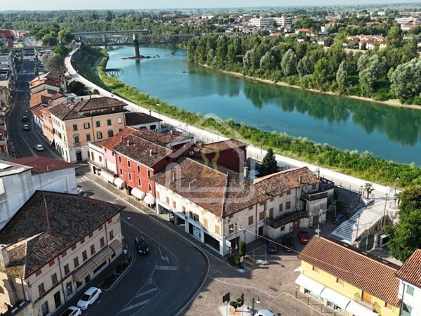 casa indipendente in vendita a Latisana