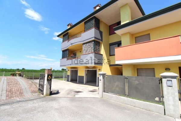 appartamento in vendita a Latisana in zona Gorgo