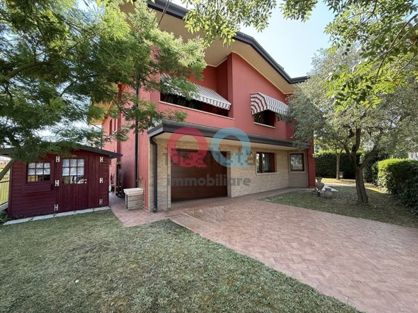 casa indipendente in vendita a Latisana