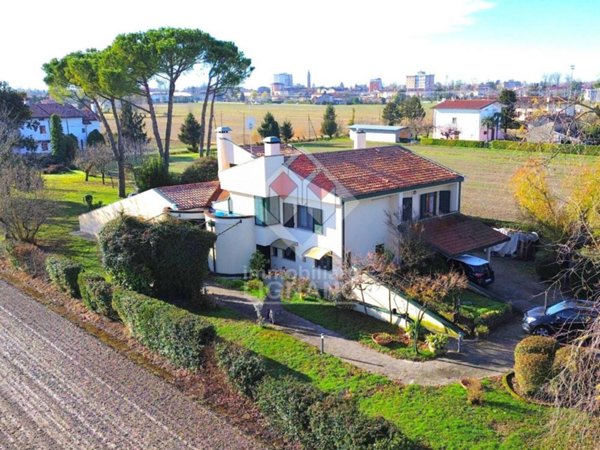 casa indipendente in vendita a Latisana