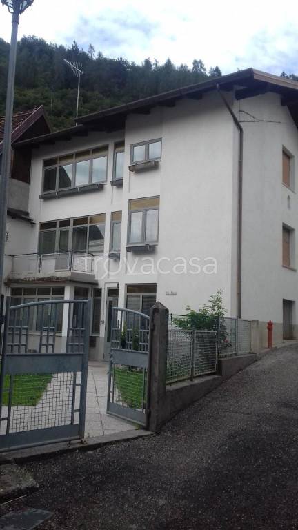 casa indipendente in vendita a Lauco in zona Trava