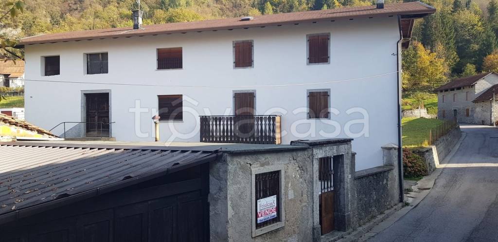 casa indipendente in vendita a Lauco in zona Trava