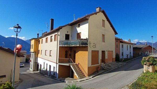 casa indipendente in vendita a Lauco in zona Avaglio