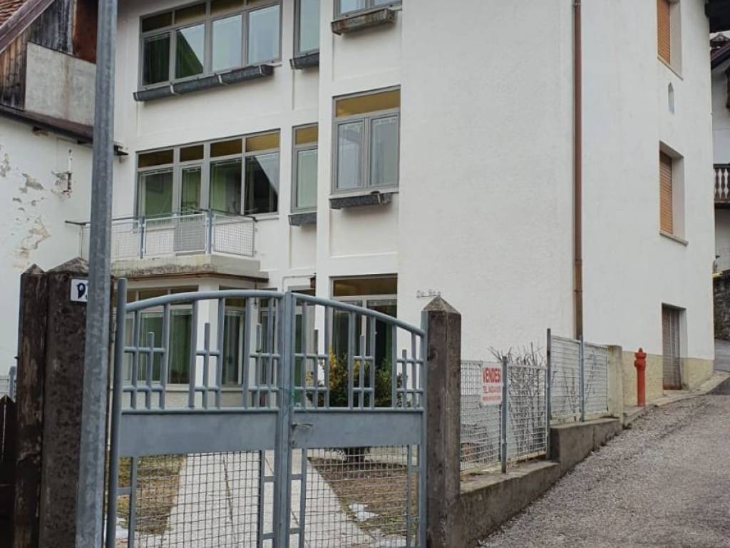 casa indipendente in vendita a Lauco in zona Trava