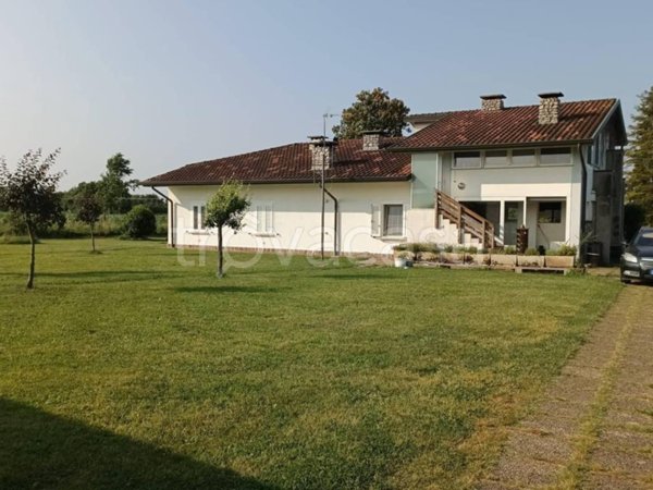 casa indipendente in vendita a Lestizza