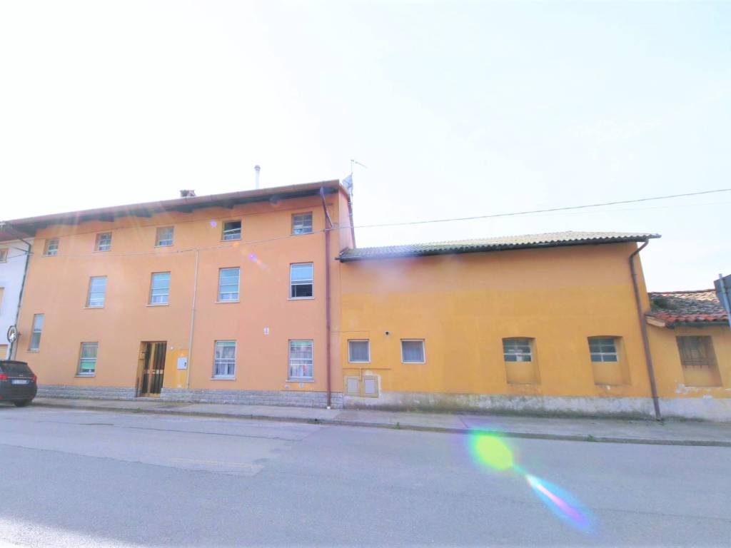 casa indipendente in vendita a Lestizza