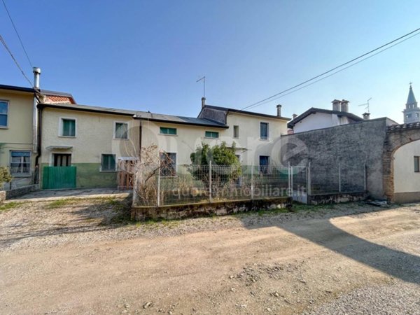 casa indipendente in vendita a Lestizza