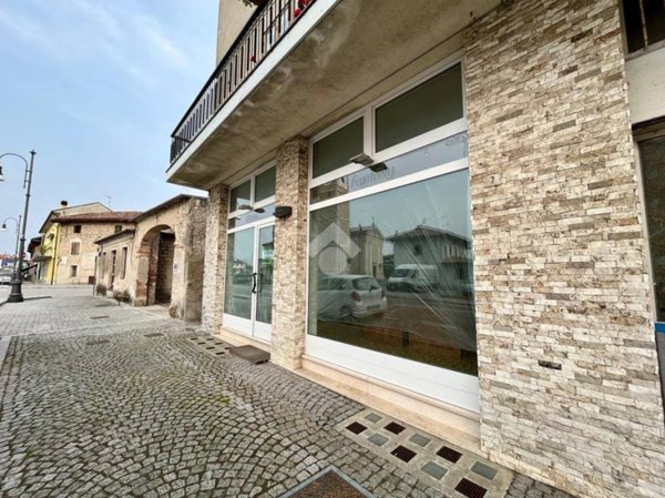 negozio in vendita a Lestizza in zona Santa Maria