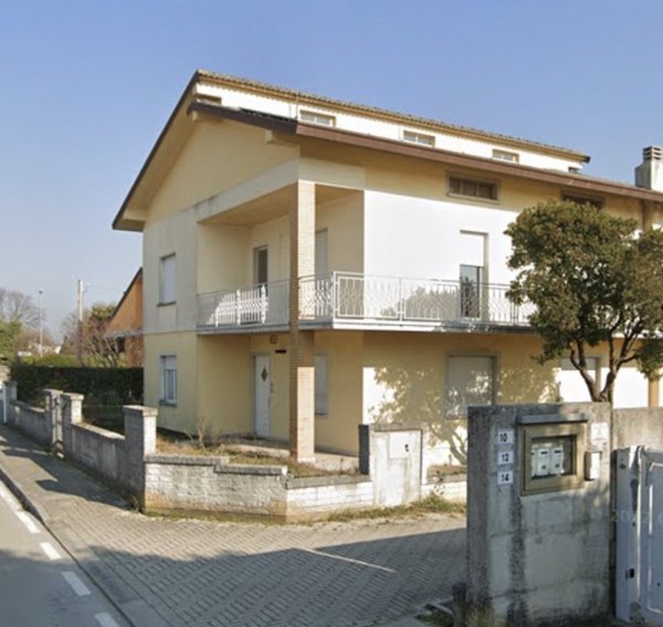 casa indipendente in vendita a Lestizza