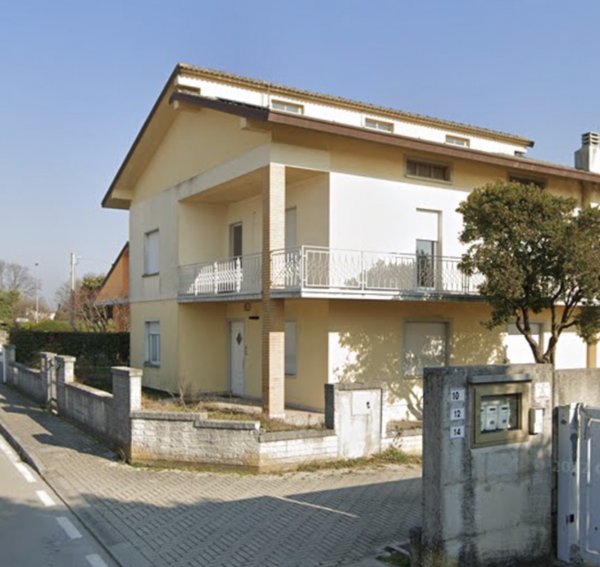 casa indipendente in vendita a Lestizza