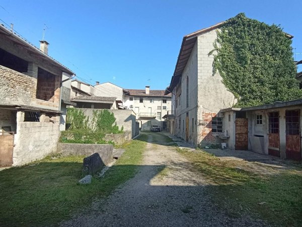 casa indipendente in vendita a Lestizza in zona Nespoledo