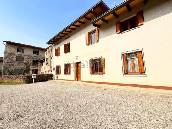 casa indipendente in vendita a Lestizza