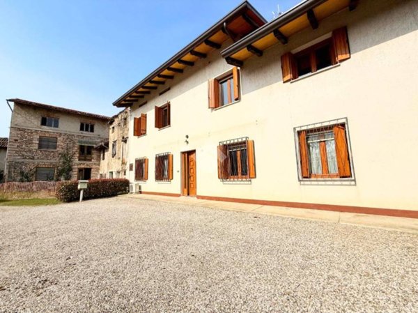 casa indipendente in vendita a Lestizza