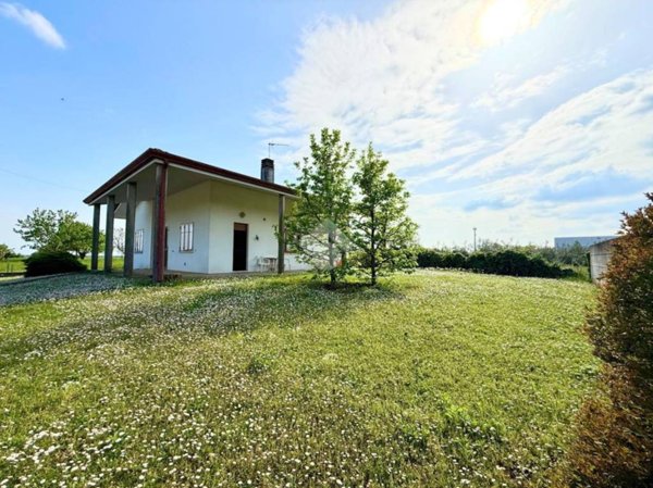 casa indipendente in vendita a Lestizza in zona Nespoledo