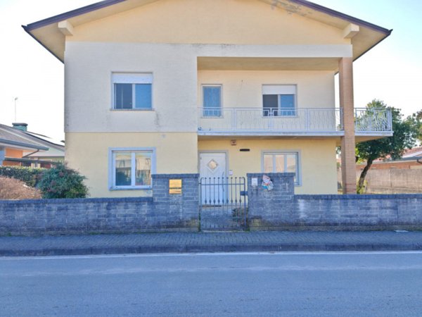 casa indipendente in vendita a Lestizza