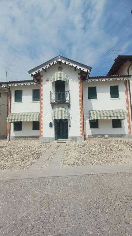 casa indipendente in vendita a Lestizza